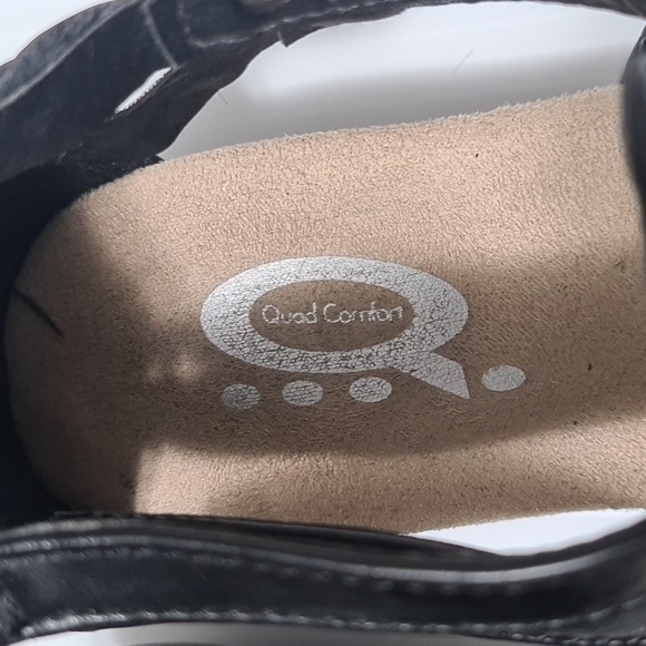 SIZE 7 Denver Hayes Leather Sandals - Picture 2 of 9